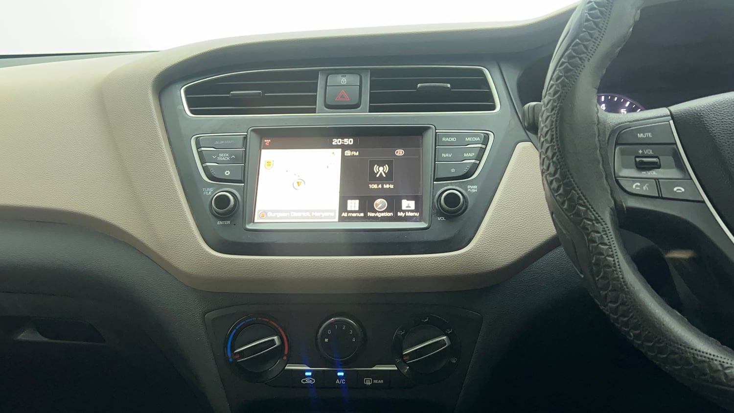 Used 2019 Hyundai Elite i20 Sportz Plus 1.2 Petrol Manual top_features Integrated (in-dash) music system