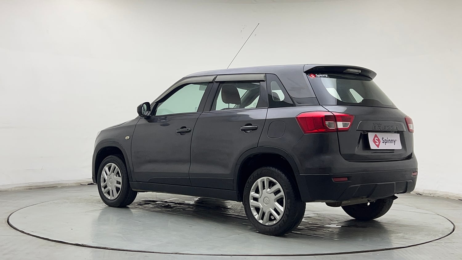 Used 2018 Maruti Suzuki Vitara Brezza [2016-2020] LDi Diesel Manual exterior LEFT REAR CORNER VIEW