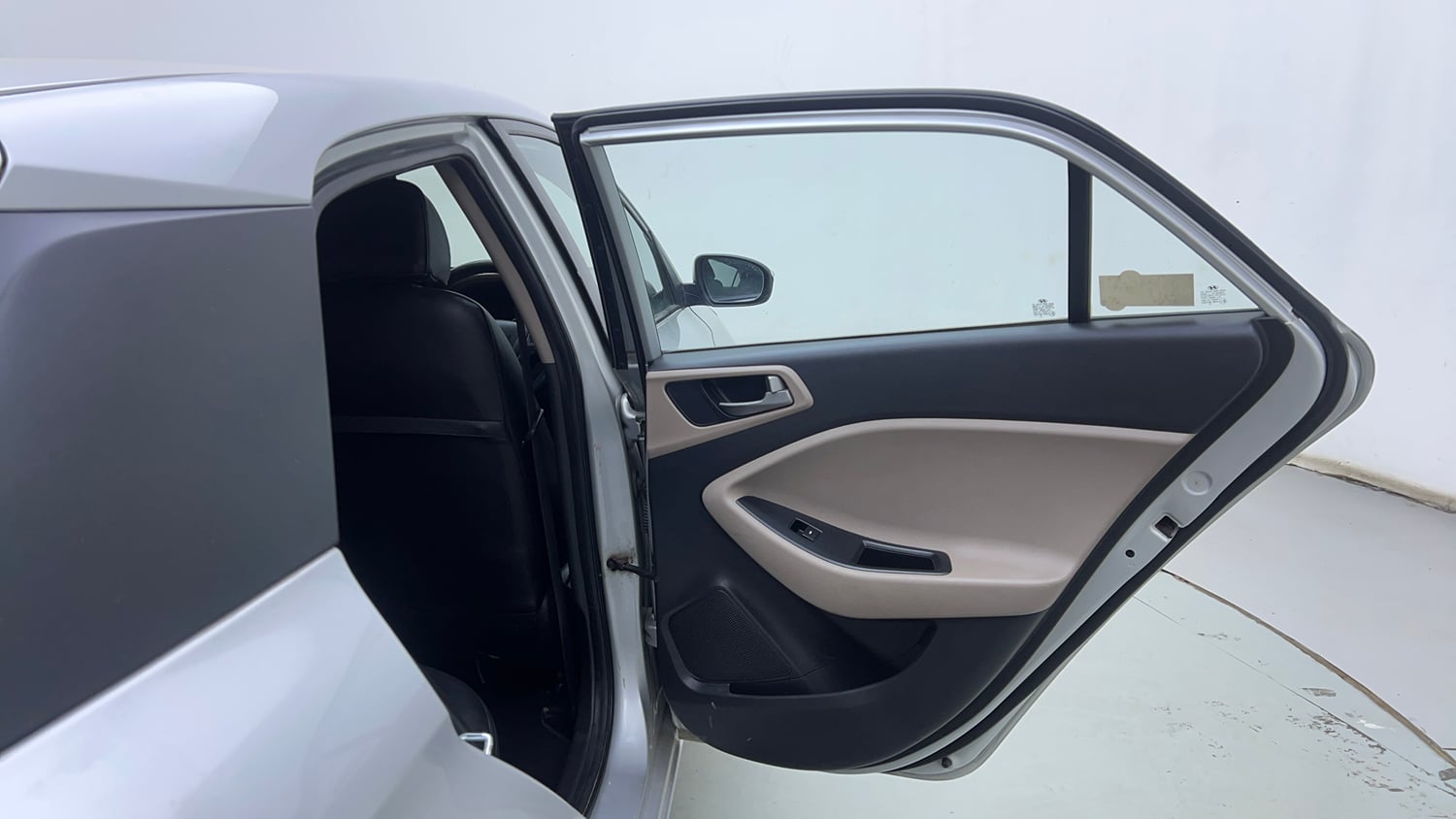Used 2015 Hyundai Elite i20 Asta 1.2 Petrol Manual interior RIGHT REAR DOOR OPEN VIEW