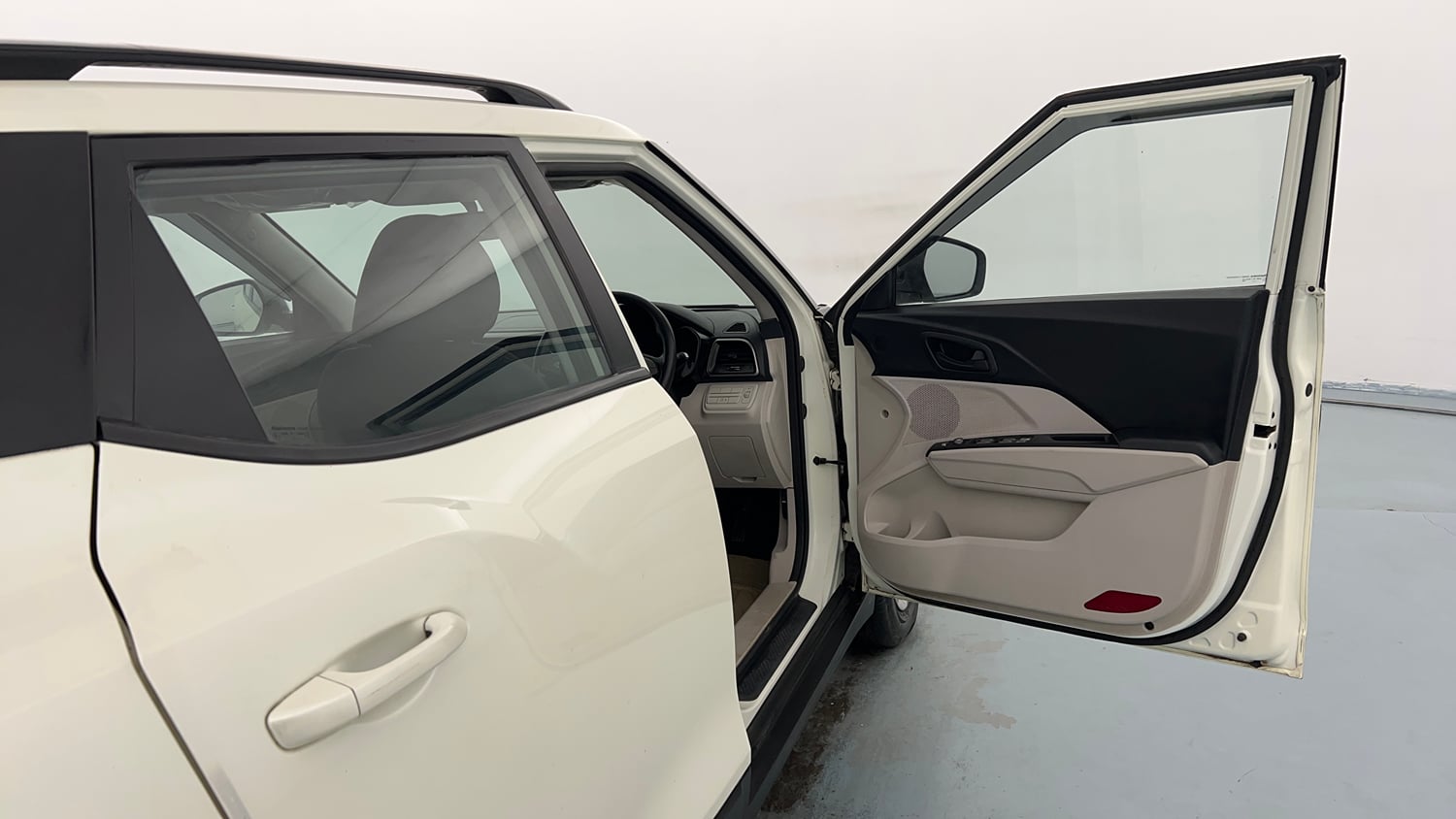 Used 2021 Mahindra XUV 300 W6 1.2 Petrol Petrol Manual interior RIGHT FRONT DOOR OPEN VIEW