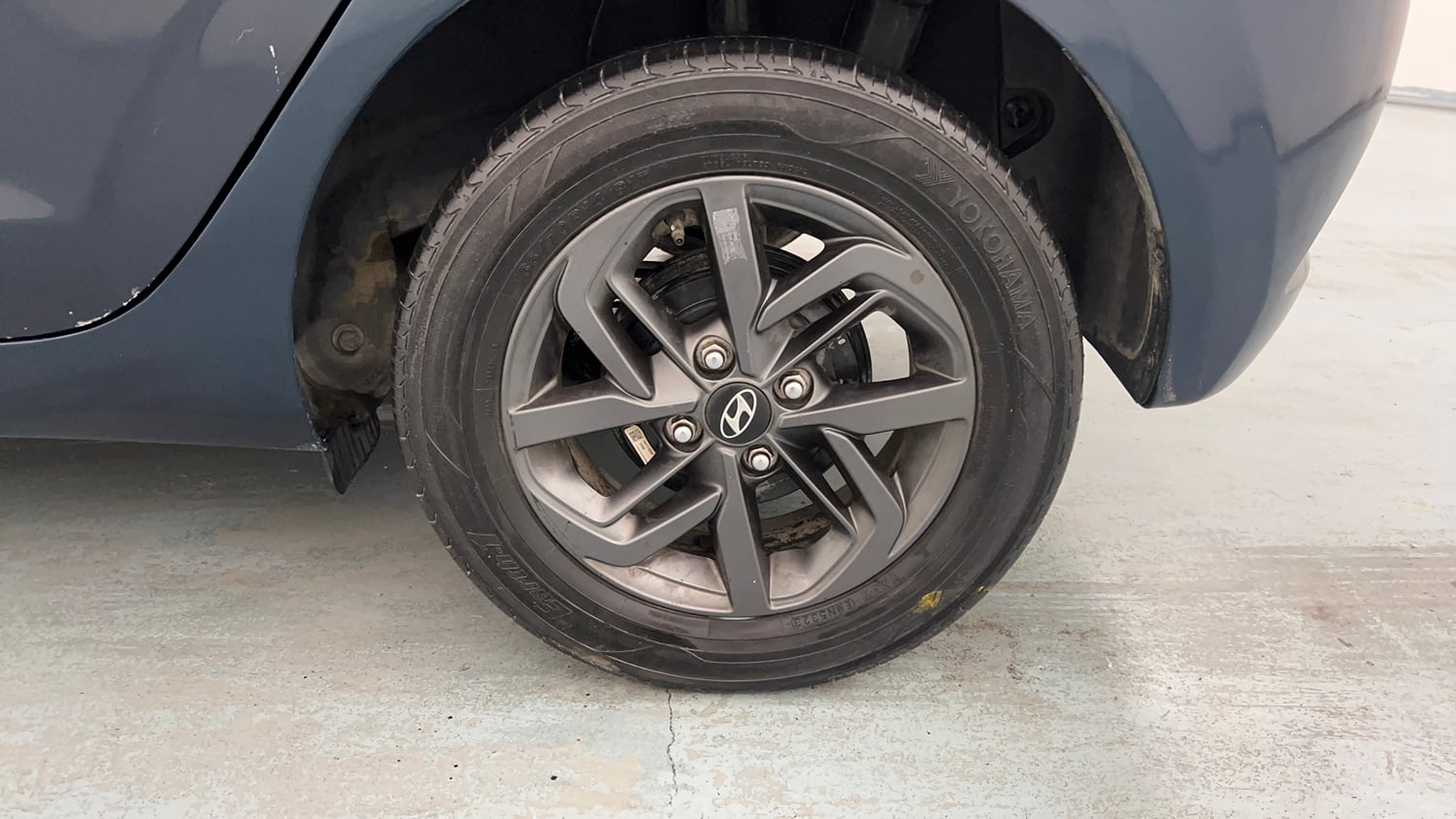 Used 2021 Hyundai Grand i10 Nios Sportz 1.2 Kappa VTVT Petrol Manual tyres LEFT REAR TYRE RIM VIEW