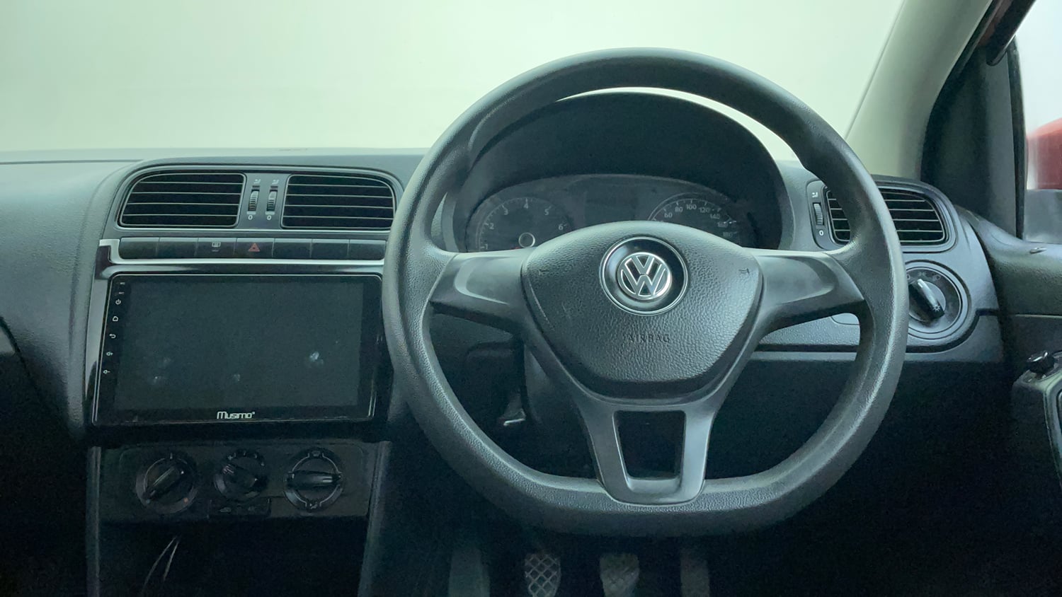 Used 2014 Volkswagen Polo Comfortline 1.2L (P) Petrol Manual interior STEERING VIEW