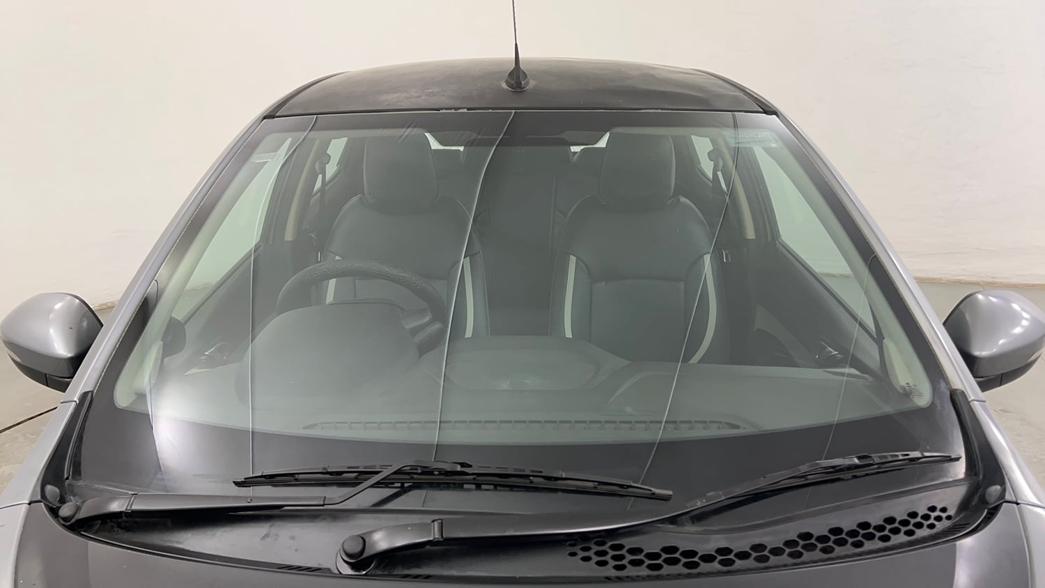 Used 2018 Tata Tiago Revotron XZ Petrol Manual exterior FRONT WINDSHIELD VIEW