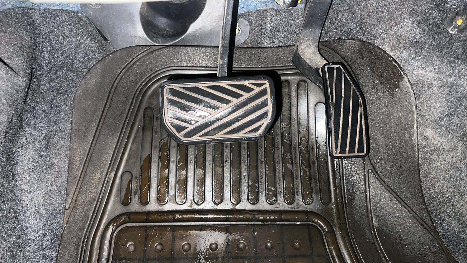 Used 2014 Maruti Suzuki Celerio VXi AMT Petrol Automatic interior PEDALS VIEW