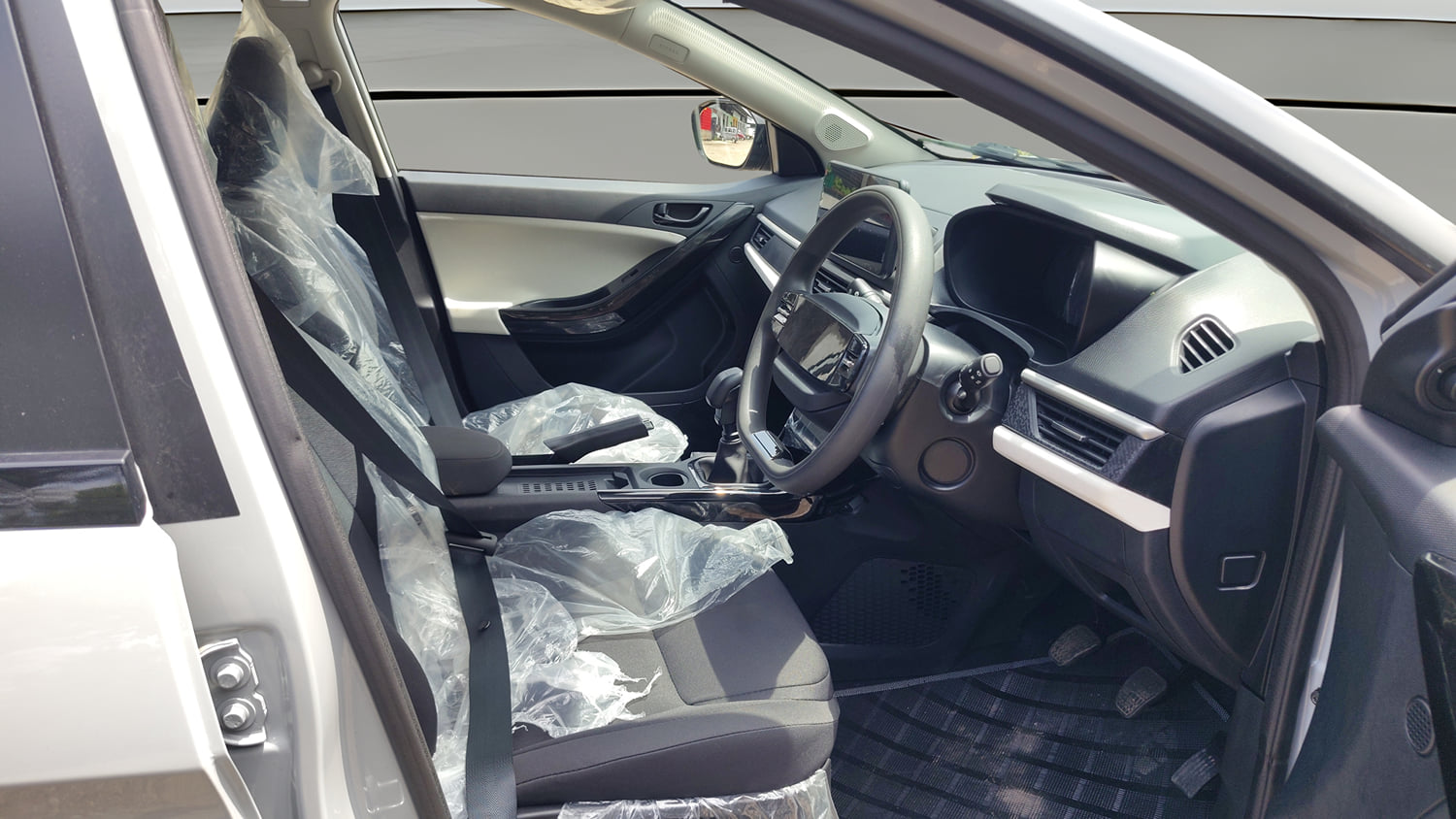 Used 2026 Tata Nexon Creative Plus (PS) 1.2 iCNG 6MT Dual Tone Cng Manual interior RIGHT SIDE FRONT DOOR CABIN VIEW