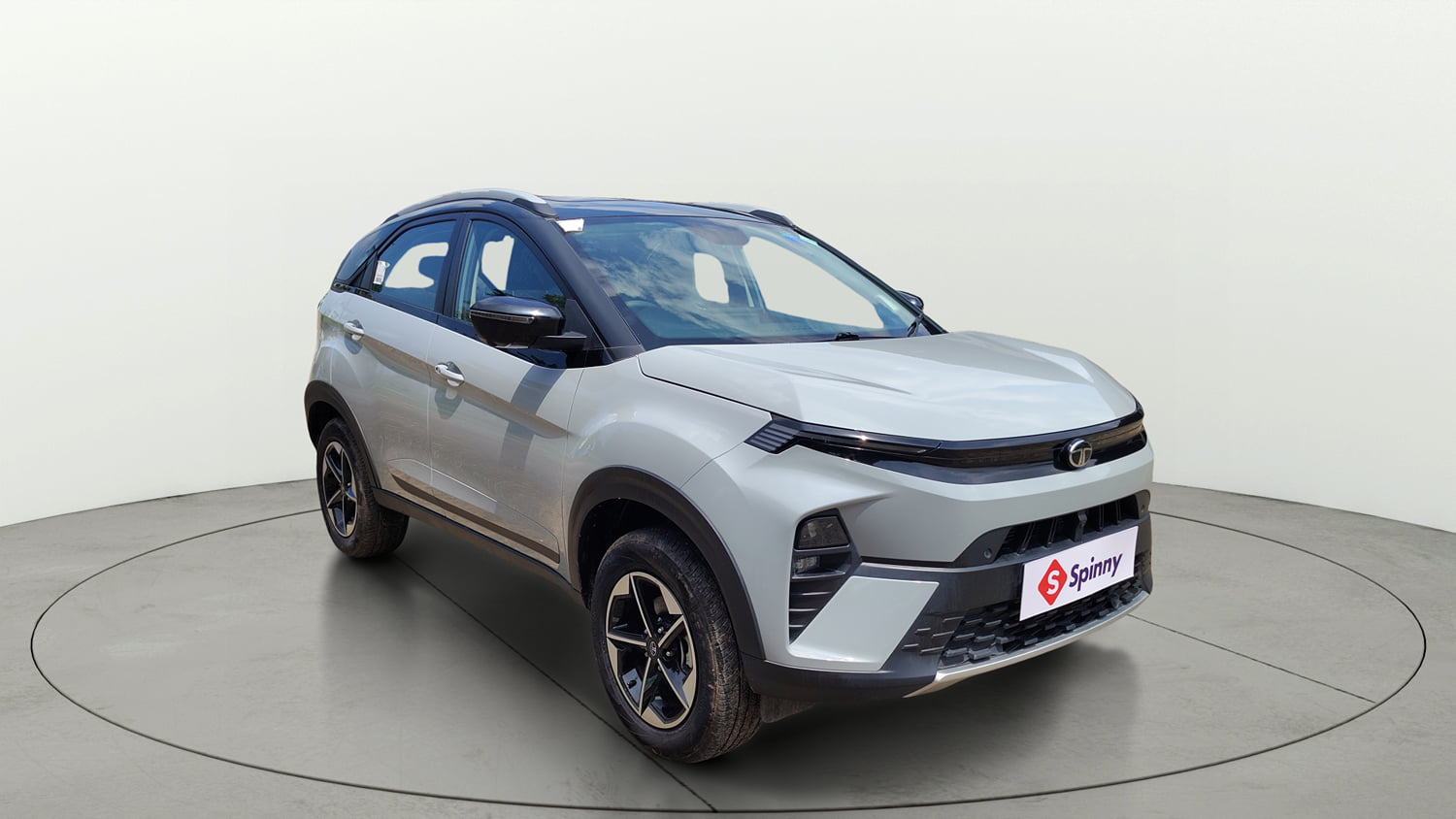 Used 2026 Tata Nexon Creative Plus (PS) 1.2 iCNG 6MT Dual Tone Cng Manual exterior RIGHT FRONT CORNER VIEW