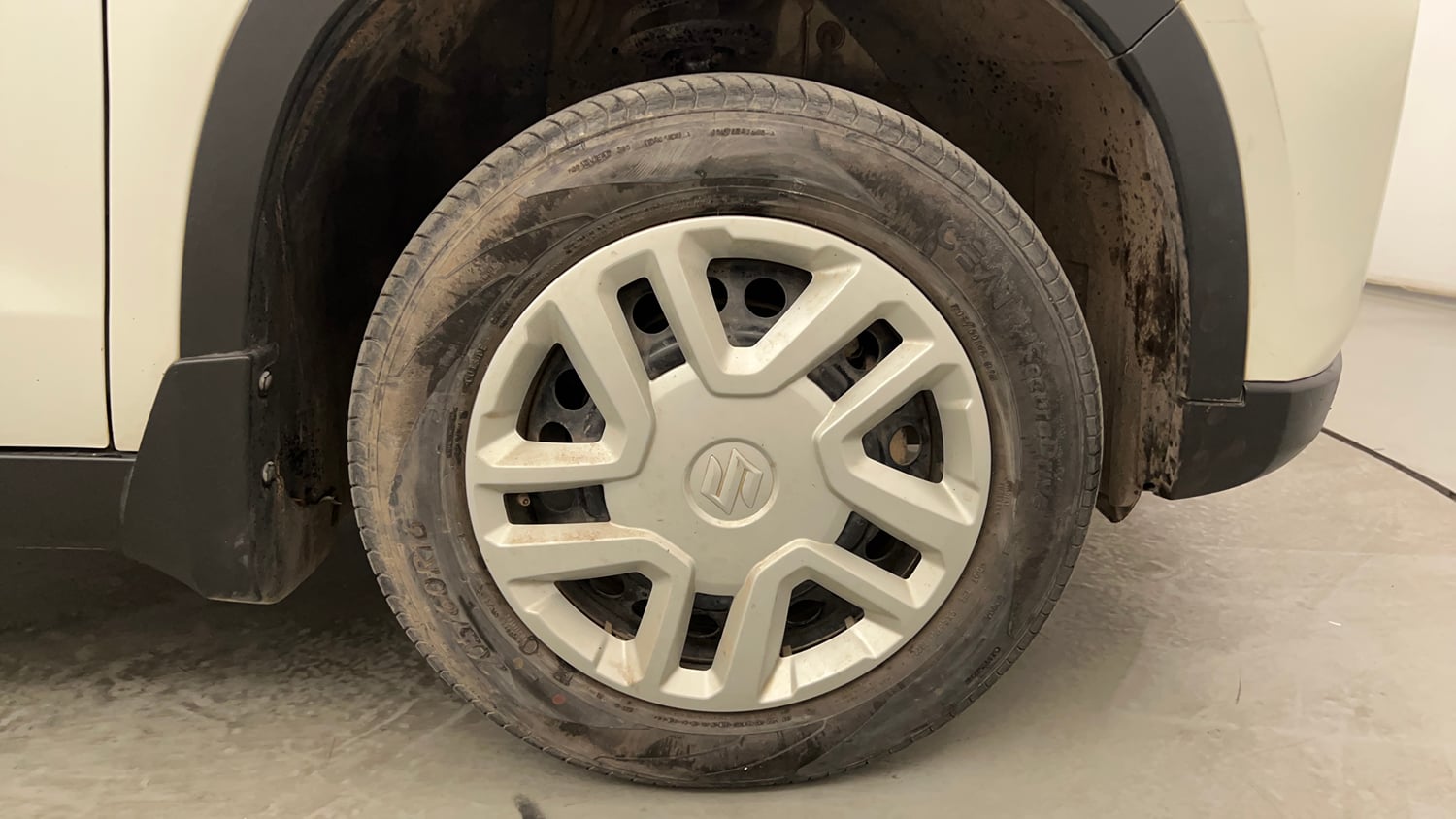 Used 2022 maruti-suzuki Vitara Brezza VXi Petrol Manual tyres RIGHT FRONT TYRE RIM VIEW
