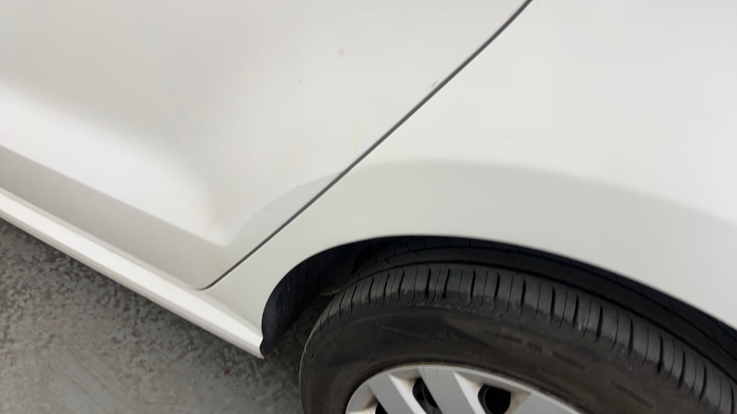 Used 2016 Volkswagen Ameo Comfortline 1.2L (P) Petrol Manual dents MINOR DENT