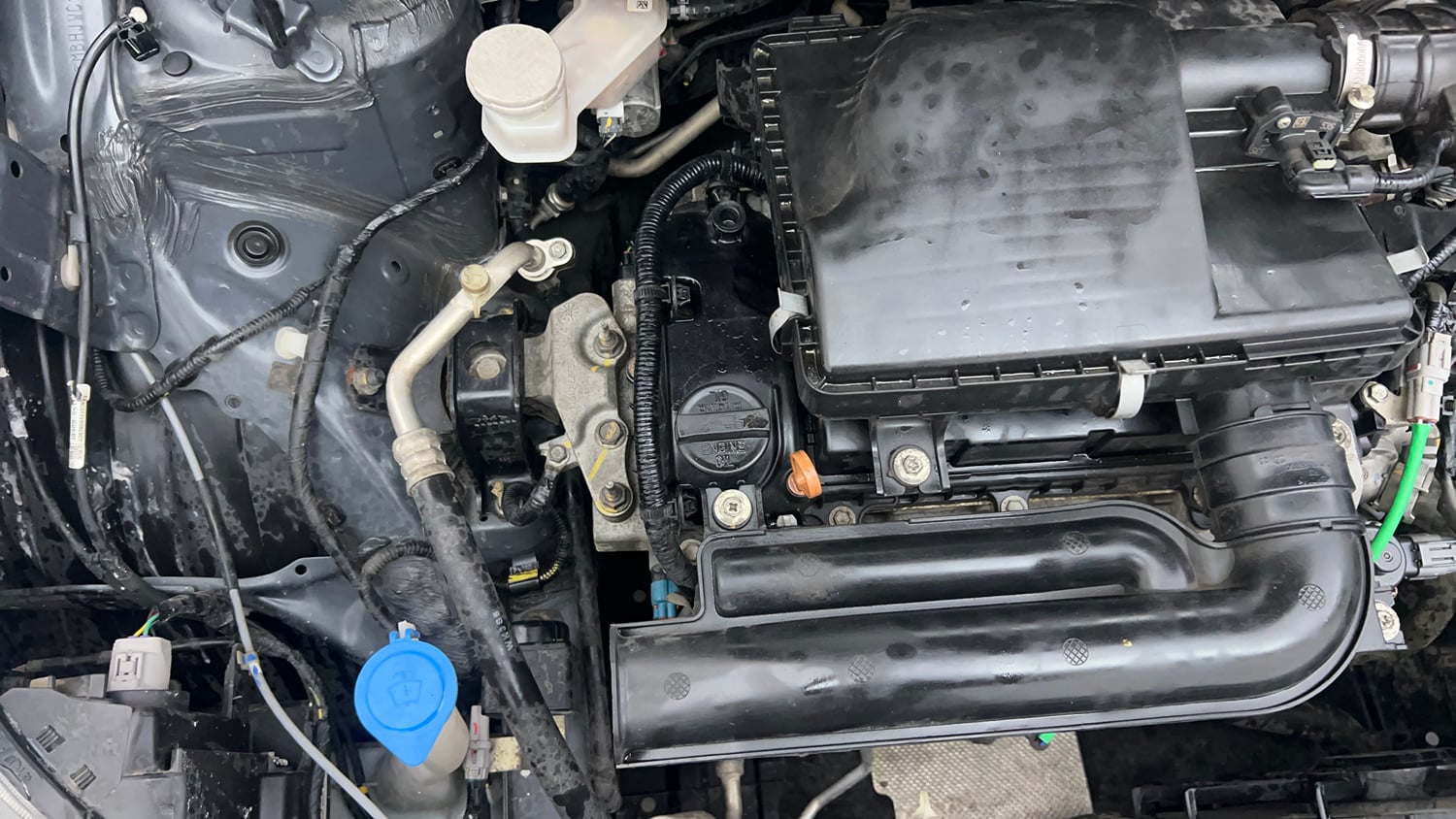 Used 2023 Toyota Glanza V Petrol Manual engine ENGINE RIGHT SIDE VIEW