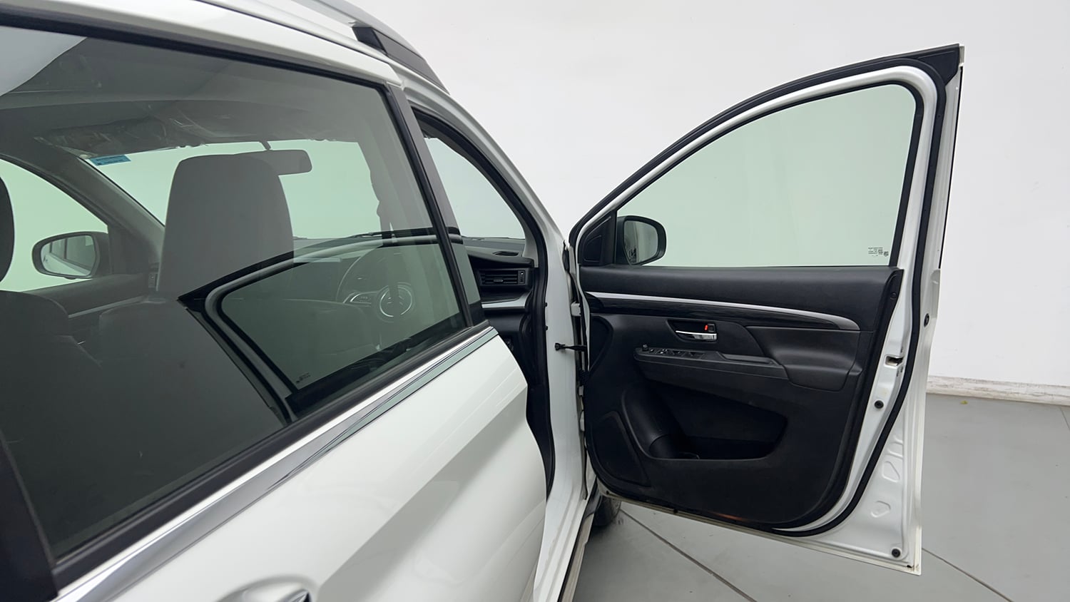 Used 2023 Maruti Suzuki XL6 Alpha Plus MT Petrol Petrol Manual interior RIGHT FRONT DOOR OPEN VIEW