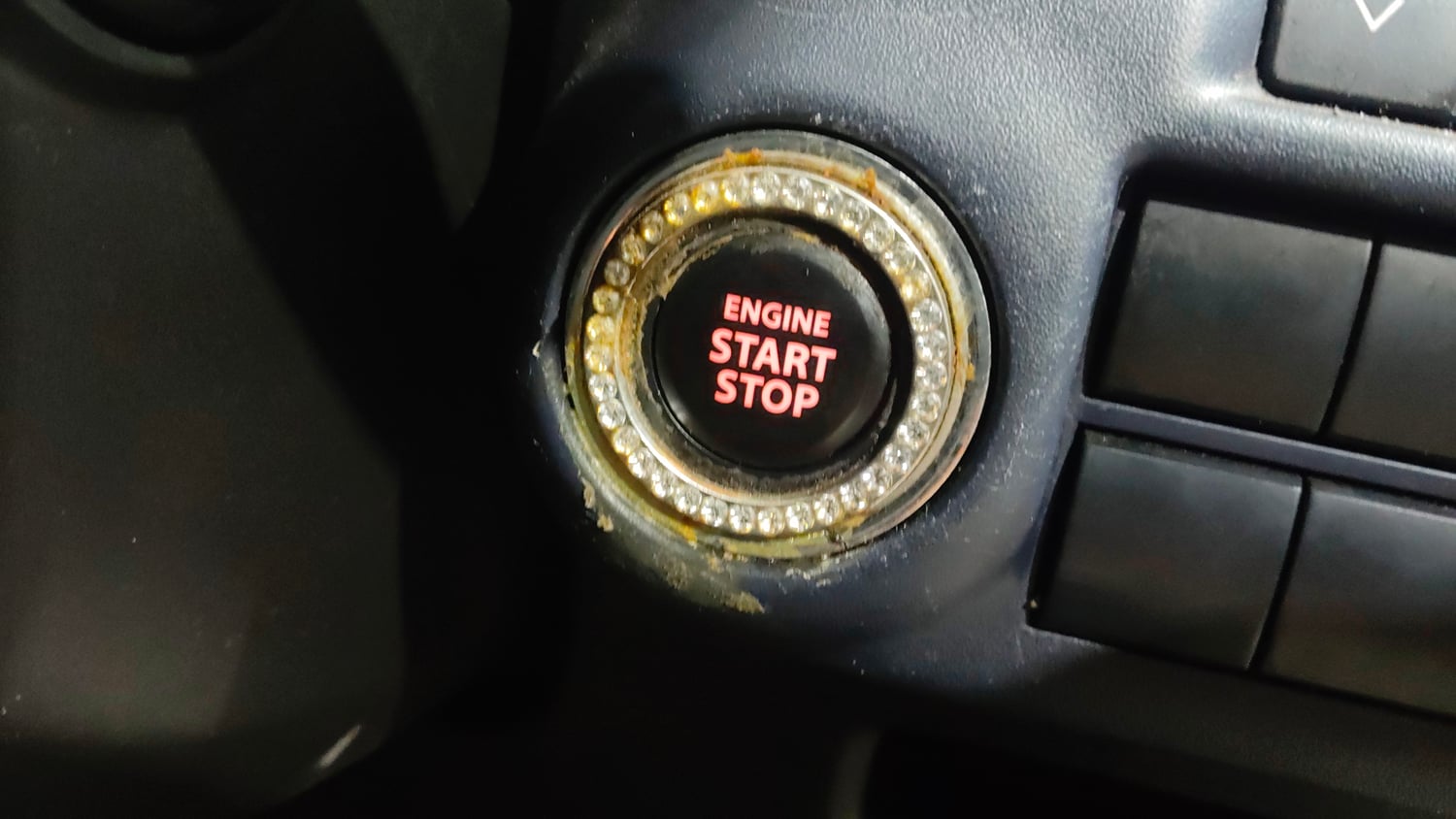 Used 2023 Maruti Suzuki Baleno Alpha AGS Petrol Automatic top_features Keyless start