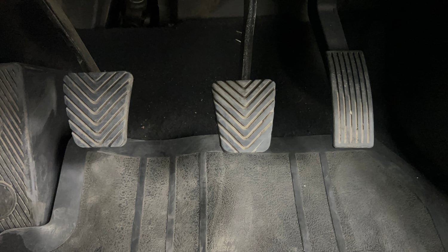 Used 2015 Hyundai Elite i20 Asta 1.2 Petrol Manual interior PEDALS VIEW