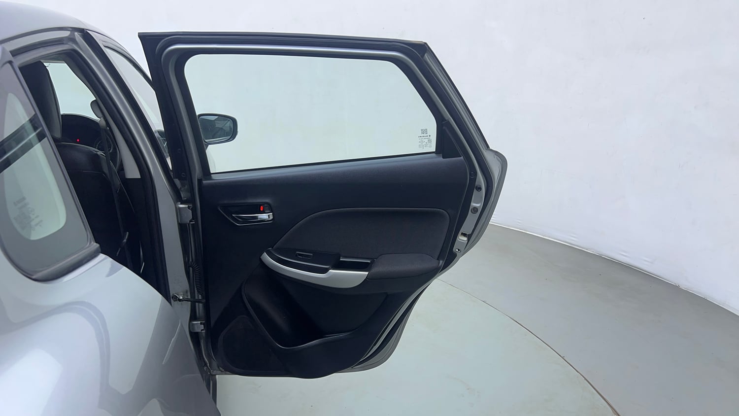 Used 2018 Maruti Suzuki Baleno Delta 1.2 Petrol Manual interior RIGHT REAR DOOR OPEN VIEW