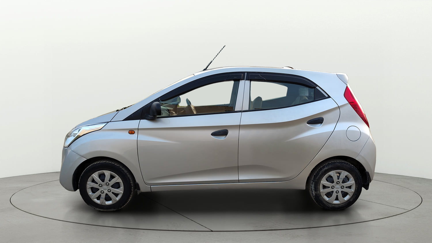 Used 2018 Hyundai Eon Magna + Petrol Manual exterior LEFT SIDE VIEW