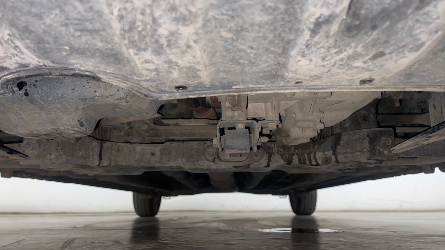 Used 2023 Hyundai Verna S 1.5 Petrol MT Petrol Manual extra FRONT LEFT UNDERBODY VIEW