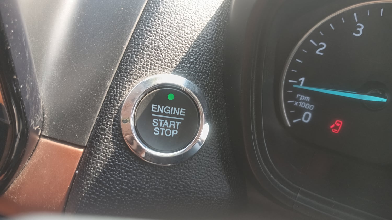 Used 2020 Ford EcoSport S Petrol Petrol Manual top_features Keyless start
