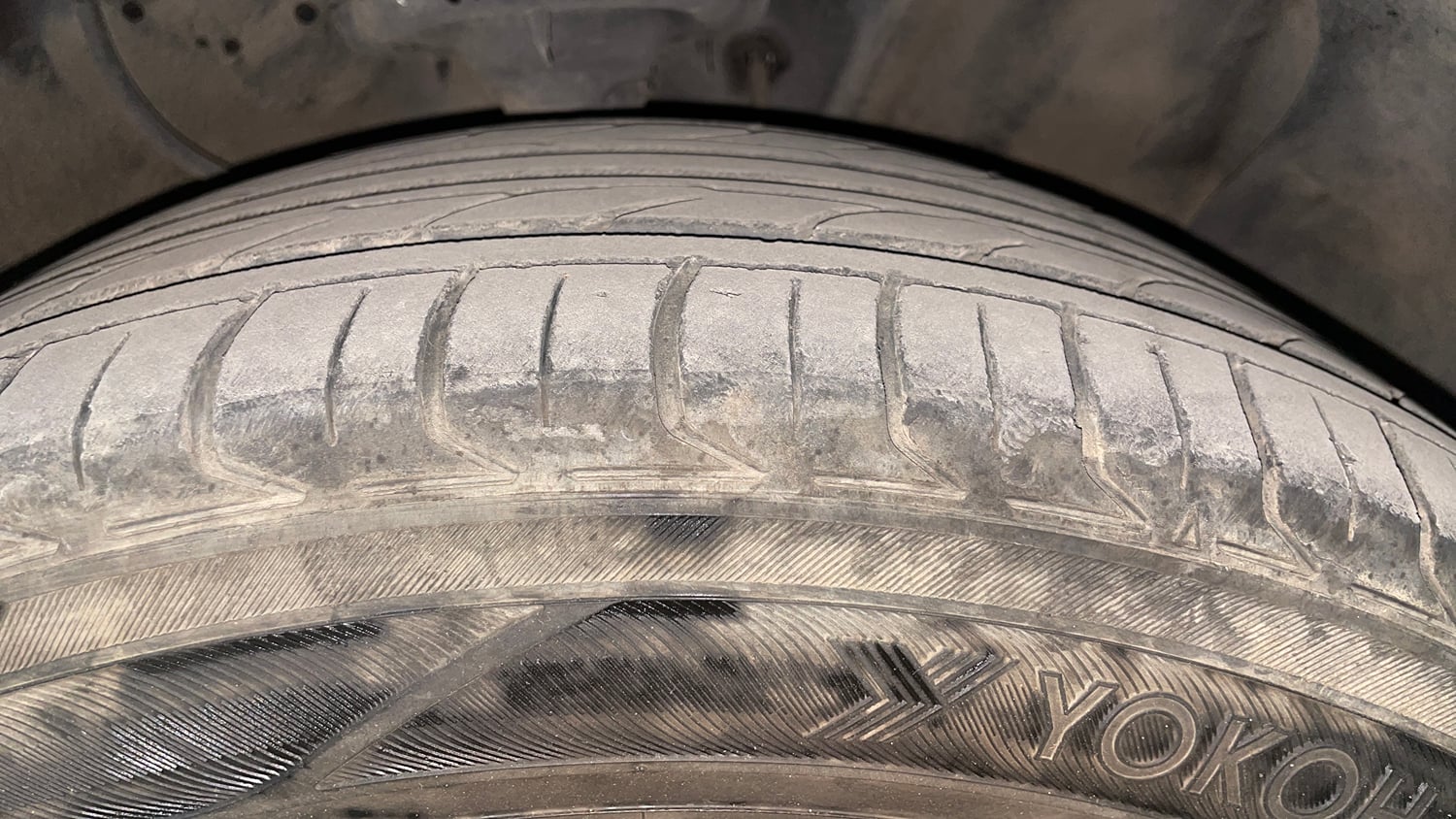 Used 2017 Hyundai Creta 1.6 SX Plus AT Petrol Petrol Automatic tyres RIGHT FRONT TYRE TREAD VIEW