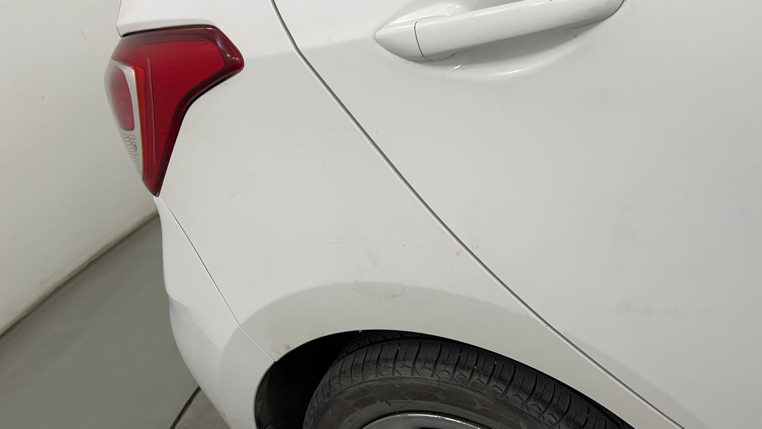 Used 2018 Hyundai Grand i10 Magna 1.2 Kappa VTVT Petrol Manual dents MINOR SCRATCH