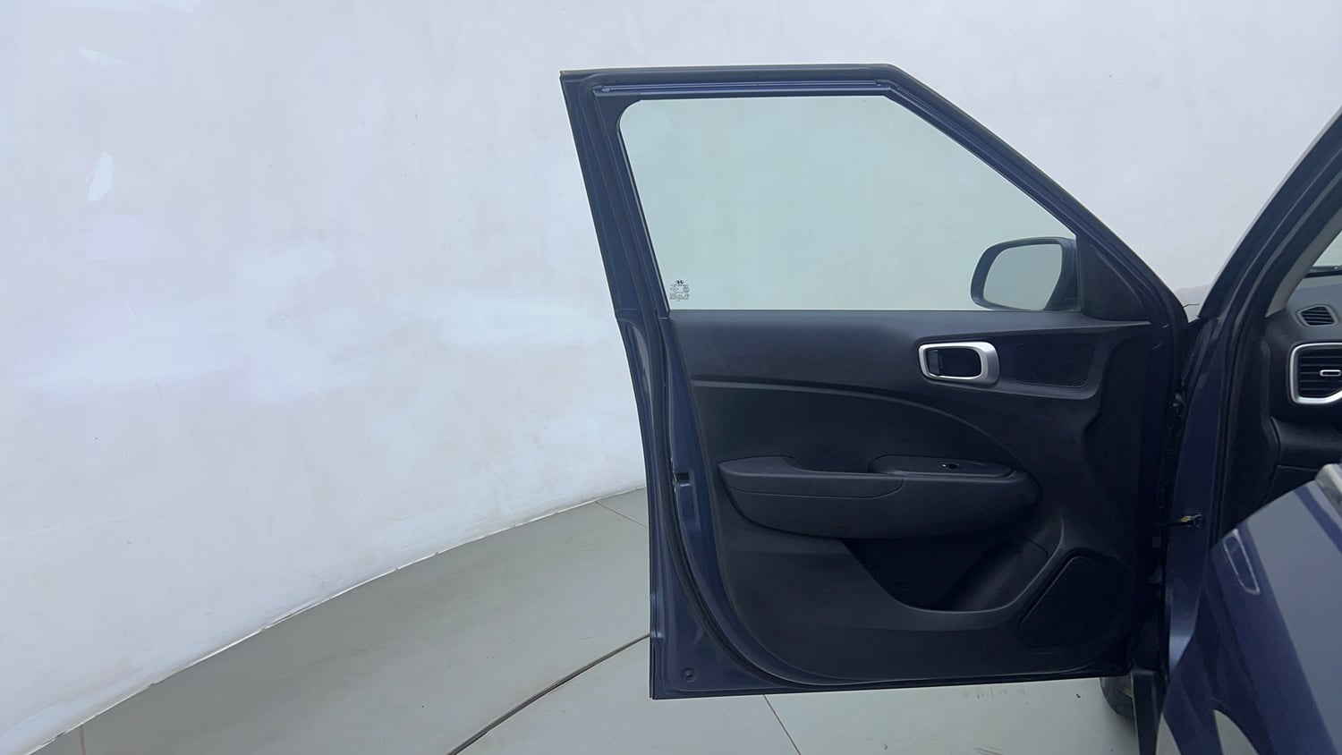 Used 2021 Hyundai Venue SX Plus 1.0 Turbo DCT Petrol Automatic interior LEFT FRONT DOOR OPEN VIEW