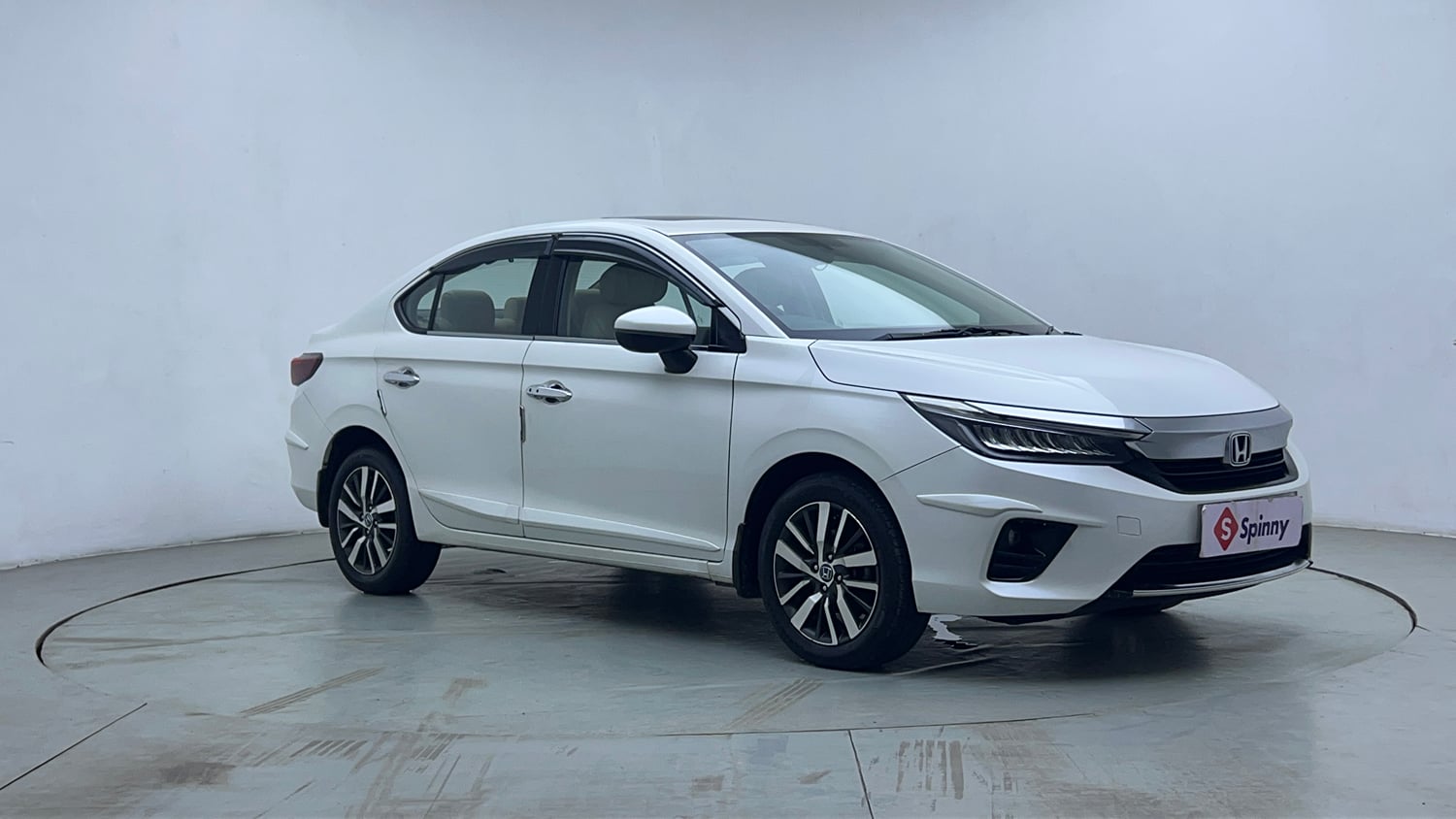 Used 2021 Honda City ZX Petrol Petrol Manual exterior RIGHT FRONT CORNER VIEW