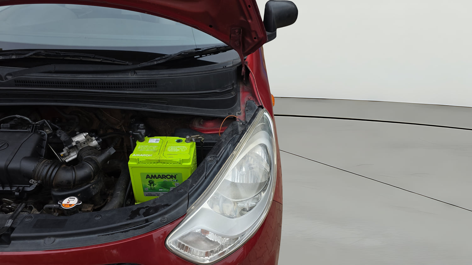 Used 2013 Hyundai i10 Era 1.1 iRDE2 Petrol Manual engine ENGINE LEFT SIDE HINGE & APRON VIEW