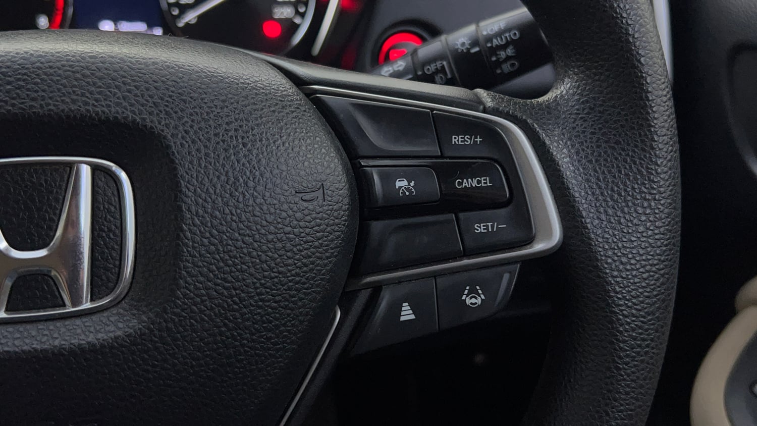 Used 2024 Honda City VX Petrol MT Petrol Manual top_features Cruise control