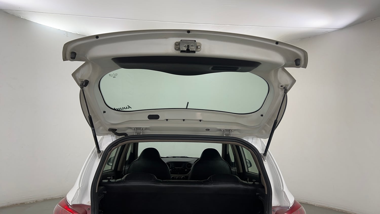Used 2015 Hyundai Grand i10 Sportz AT 1.2 Kappa VTVT Petrol Automatic interior DICKY DOOR OPEN VIEW