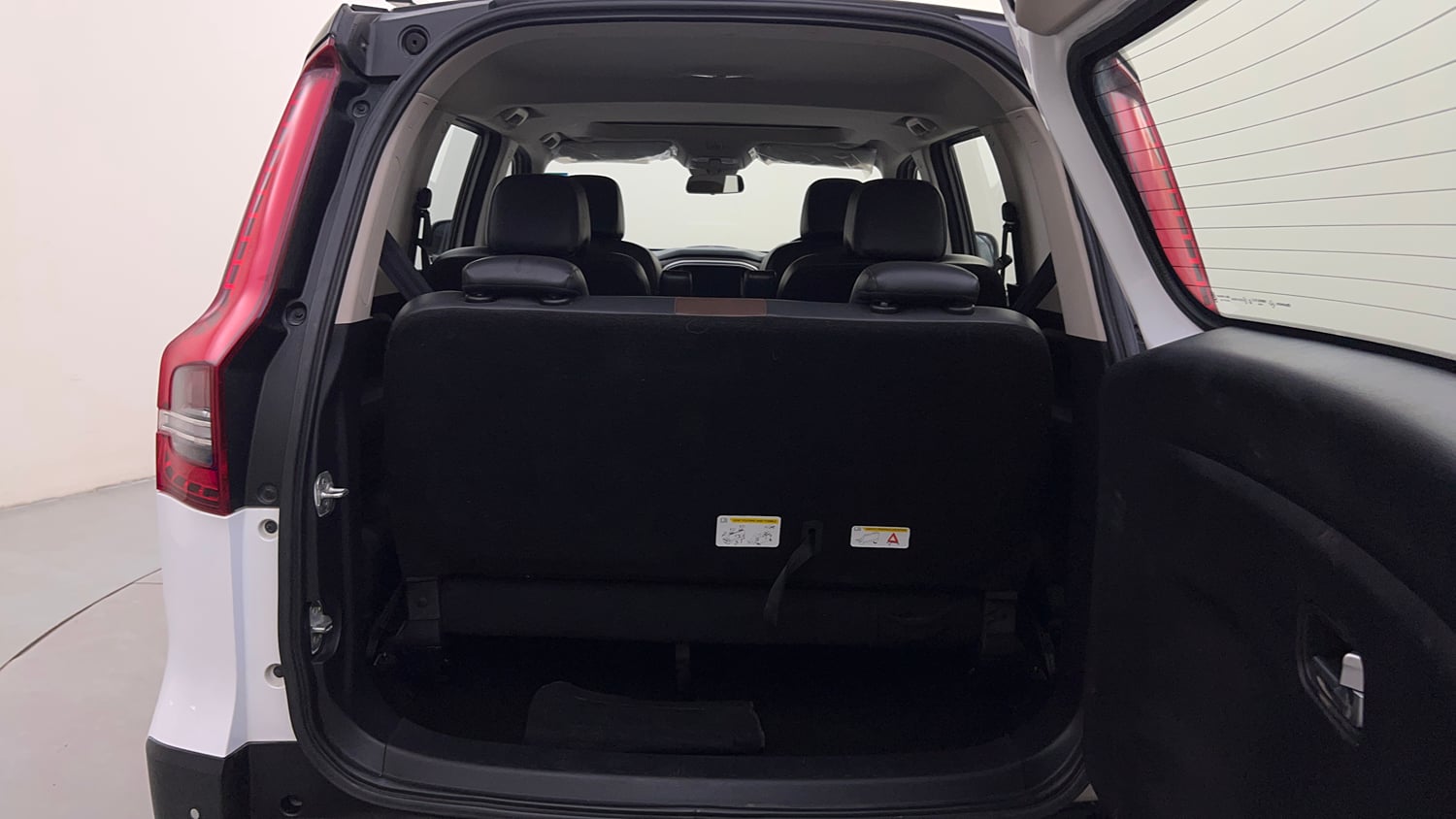 Used 2022 Mahindra Scorpio N Z8 L Petrol AT 6 STR Petrol Automatic interior DICKY INSIDE VIEW