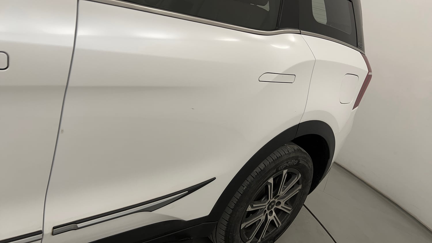 Used 2024 Mahindra XUV700 AX7 Diesel MT 7 STR Diesel Manual dents MINOR DENT