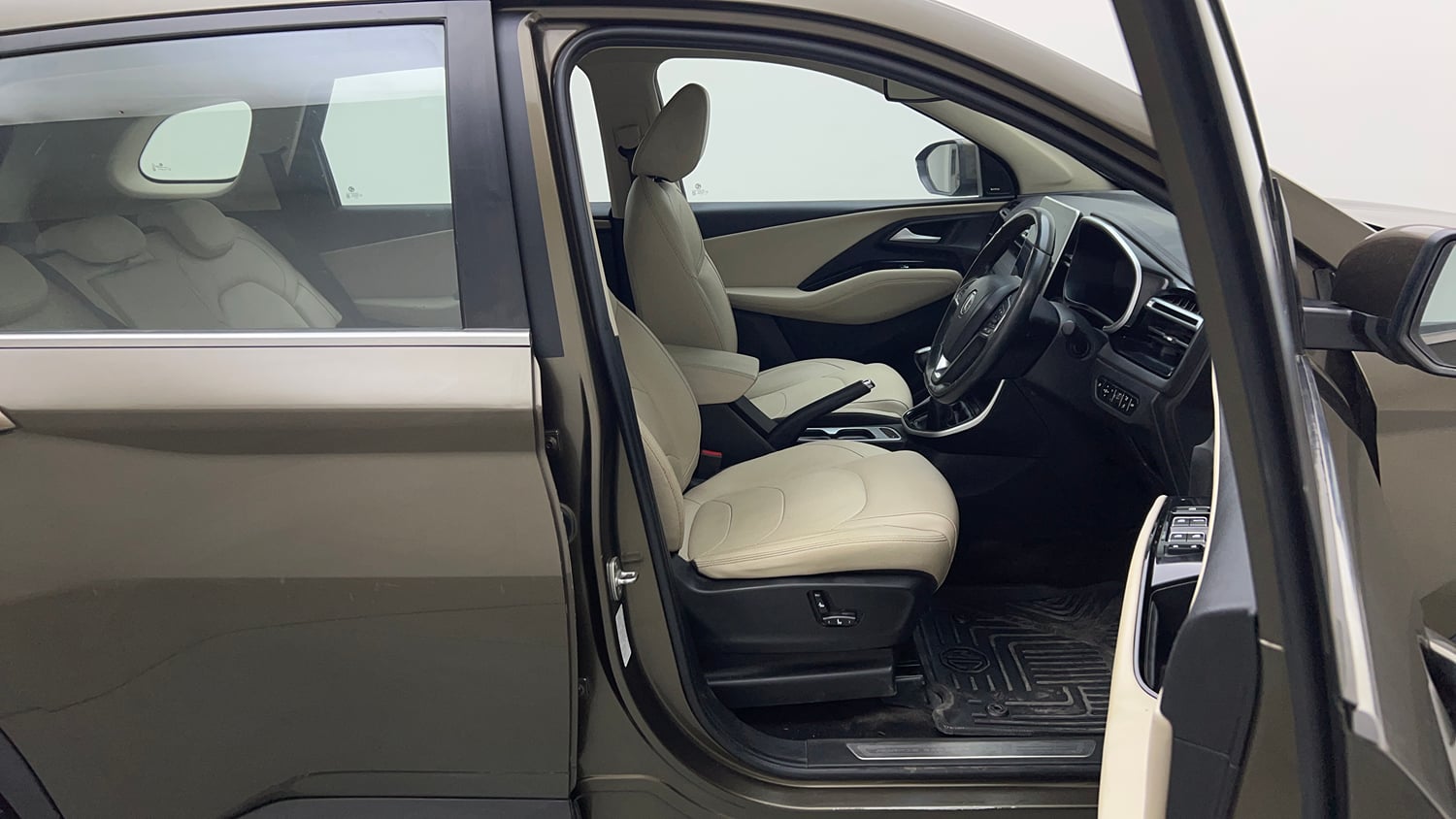 Used 2023 MG Motors Hector Sharp Pro 1.5 Turbo Petrol MT Petrol Manual interior RIGHT SIDE FRONT DOOR CABIN VIEW