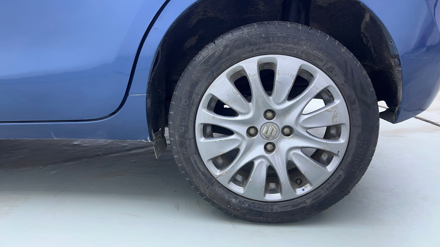 Used 2017 Maruti Suzuki Baleno Zeta 1.2 Petrol Manual tyres LEFT REAR TYRE RIM VIEW