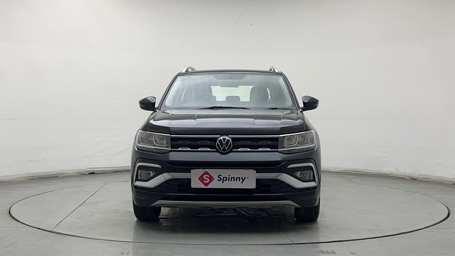 Used 2022 Volkswagen Taigun Highline 1.0 TSI AT Petrol Automatic exterior FRONT VIEW