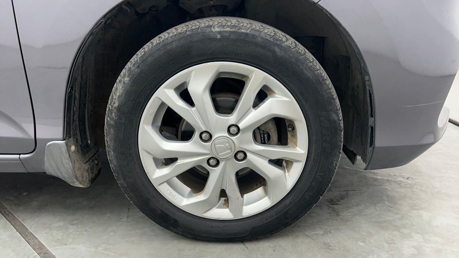 Used 2019 Honda Amaze 1.2 V CVT Petrol Petrol Automatic tyres RIGHT FRONT TYRE RIM VIEW