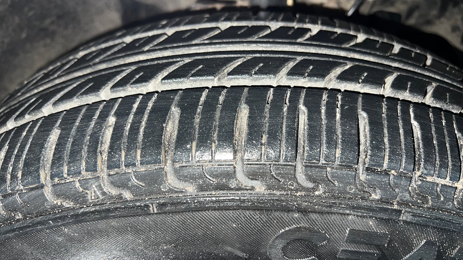 Used 2019 Tata Tiago Revotron XT Petrol Manual tyres RIGHT FRONT TYRE RIM VIEW