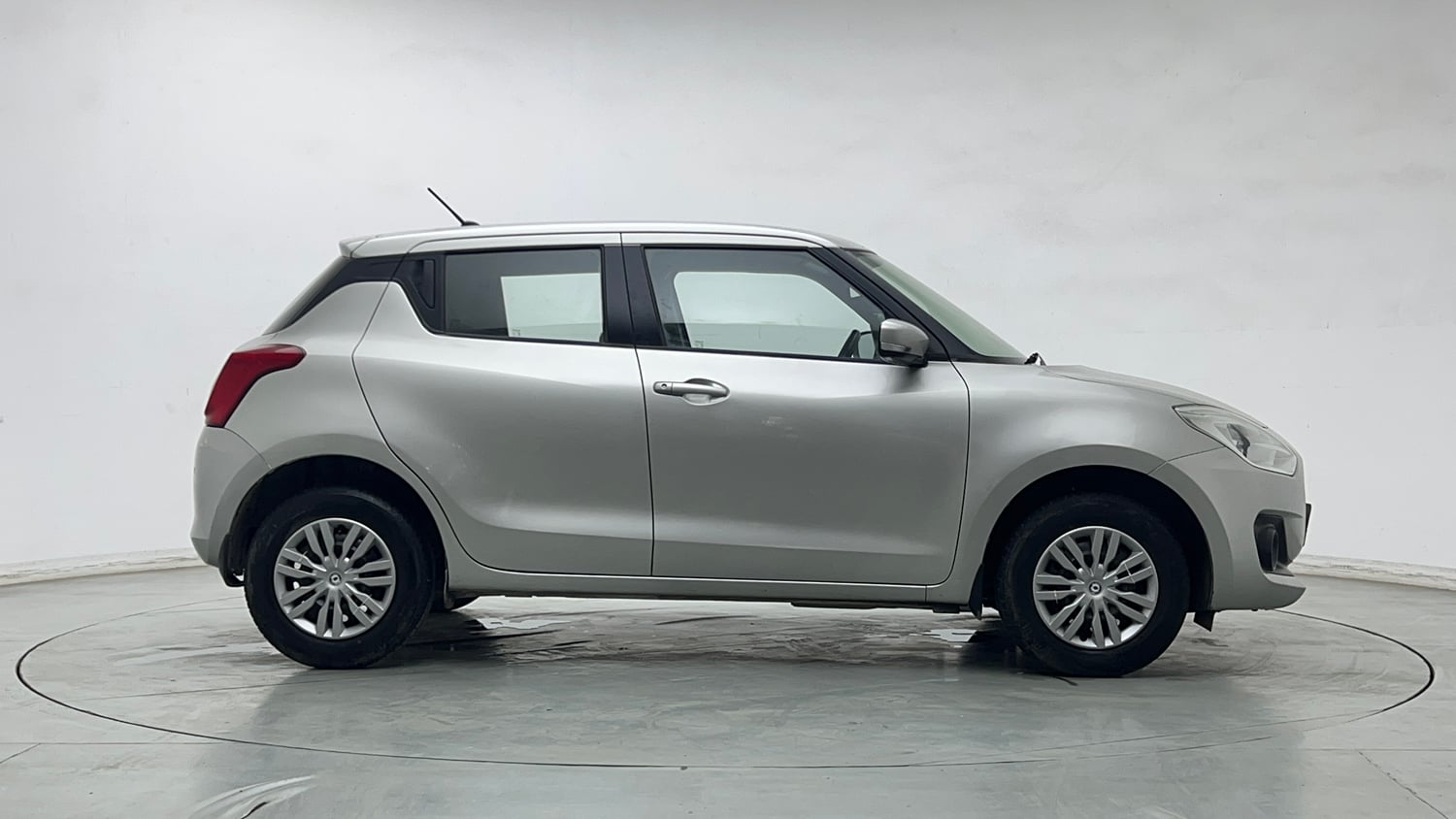Used 2021 Maruti Suzuki Swift VXi Petrol Manual exterior RIGHT SIDE VIEW