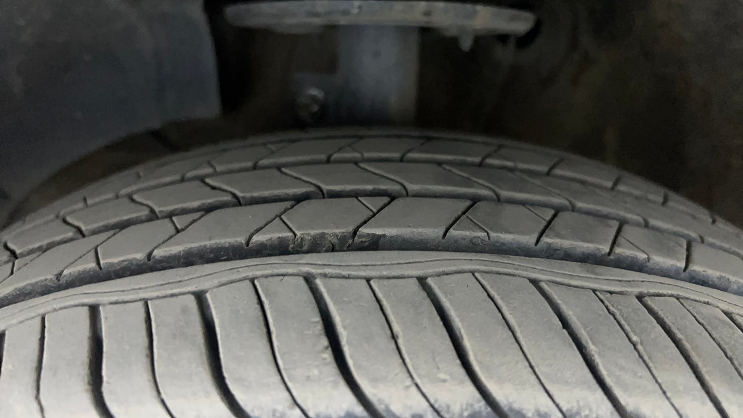 Used 2018 Maruti Suzuki Baleno Alpha 1.2 AT Petrol Automatic tyres LEFT FRONT TYRE TREAD VIEW