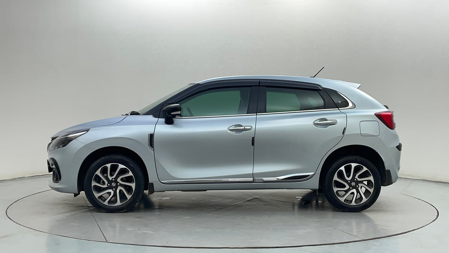 Used 2024 Maruti Suzuki Baleno Alpha AGS Petrol Automatic exterior LEFT SIDE VIEW