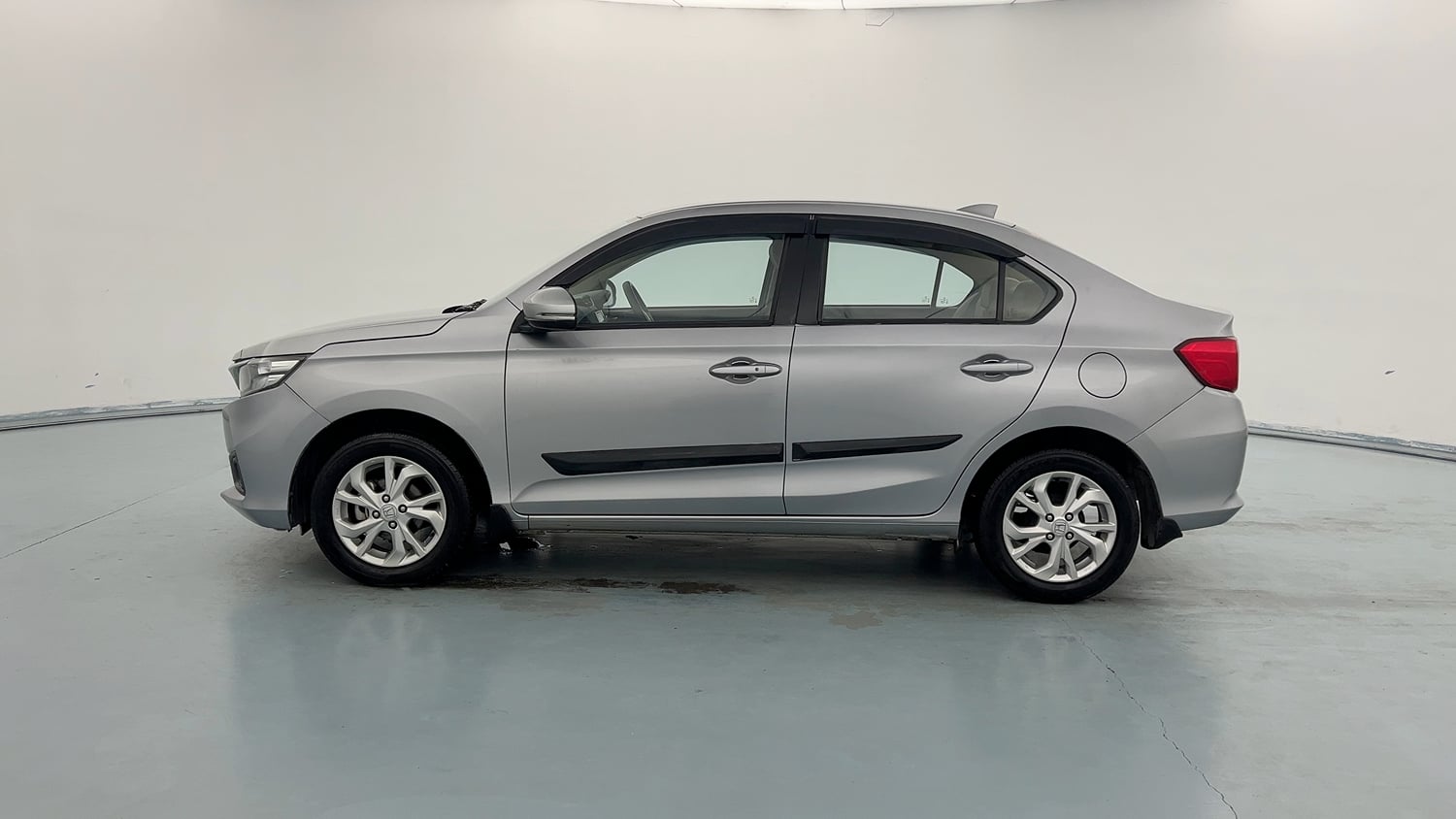 Used 2020 Honda Amaze 1.2 VX MT Petrol Petrol Manual exterior LEFT SIDE VIEW