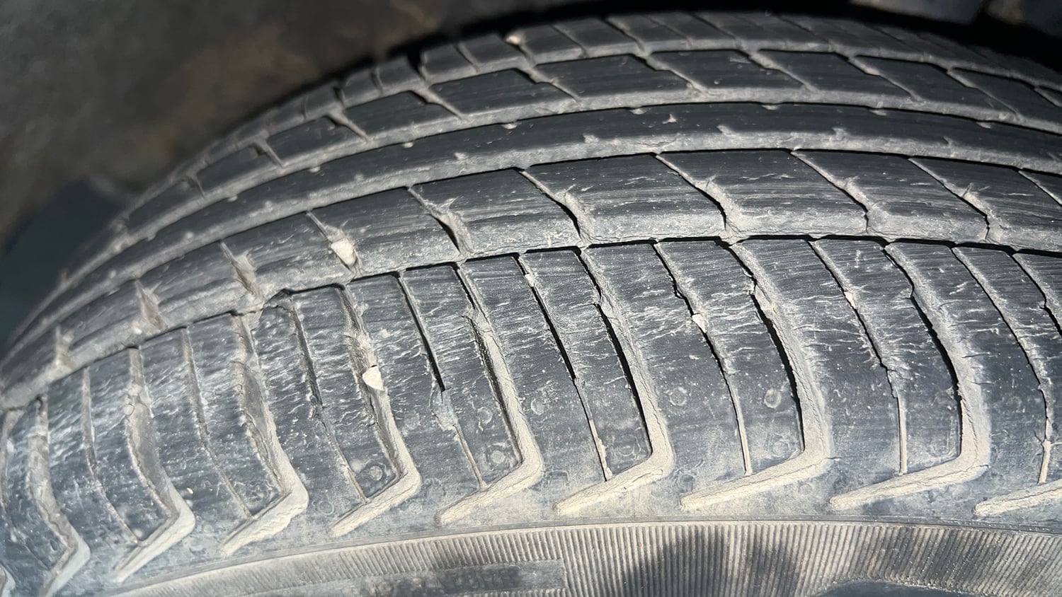 Used 2019 Renault Kwid RXL Petrol Manual tyres RIGHT FRONT TYRE TREAD VIEW