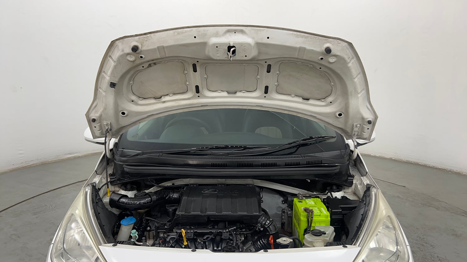 Used 2015 Hyundai Grand i10 Sportz AT 1.2 Kappa VTVT Petrol Automatic engine ENGINE & BONNET OPEN FRONT VIEW