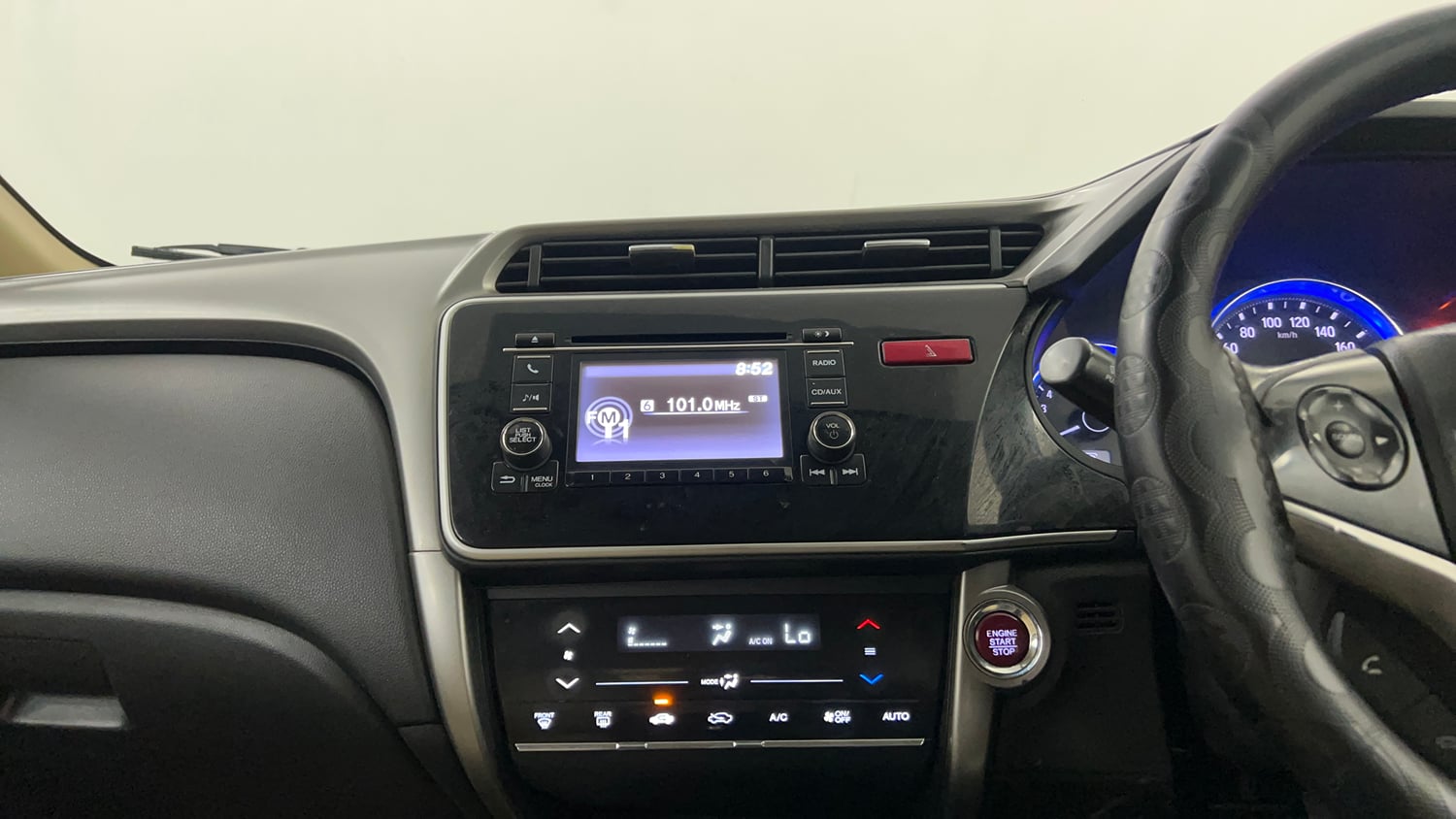 Used 2015 Honda City VX CVT Petrol Automatic interior MUSIC SYSTEM & AC CONTROL VIEW