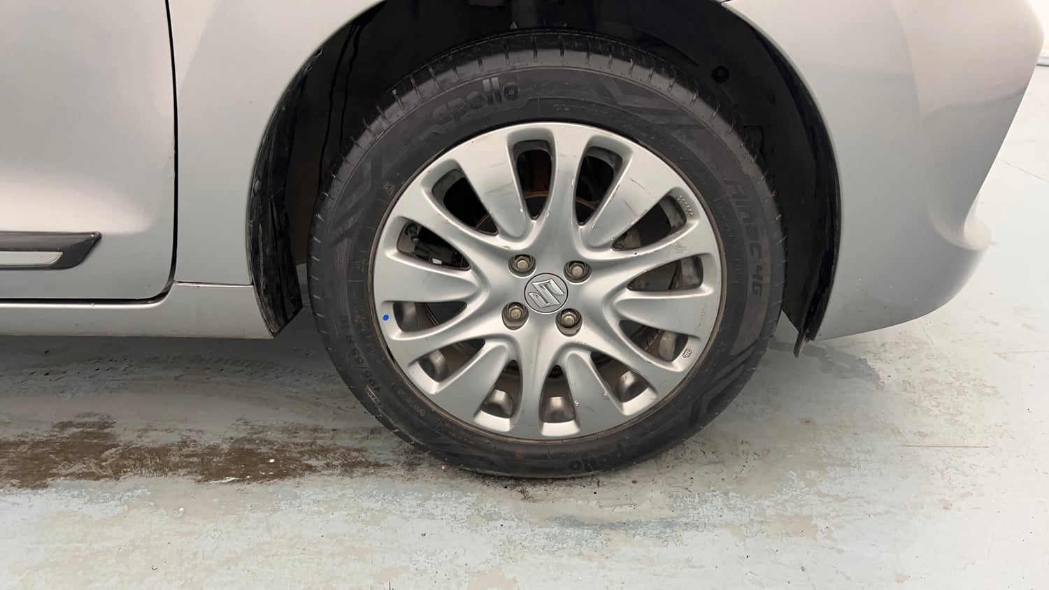Used 2018 Maruti Suzuki Baleno Zeta 1.2 Petrol Manual tyres RIGHT FRONT TYRE RIM VIEW