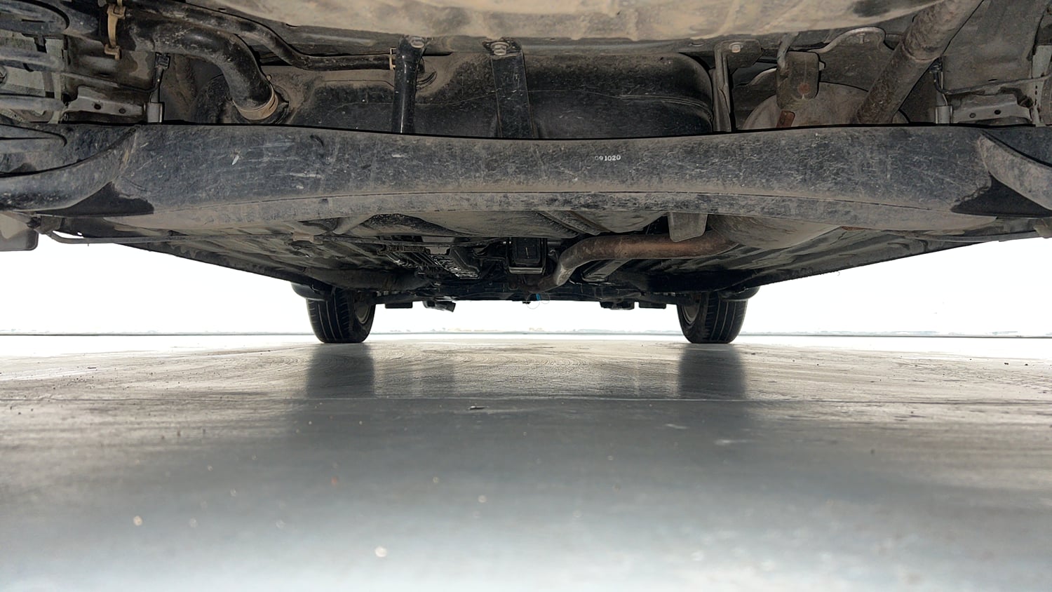 Used 2020 Honda Amaze 1.2 VX MT Petrol Petrol Manual extra REAR UNDERBODY VIEW (TAKEN FROM REAR)