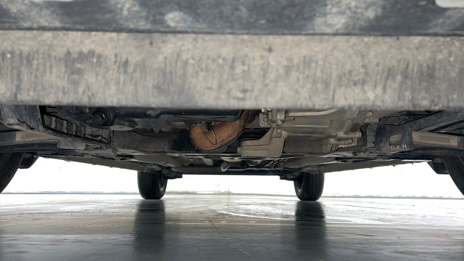 Used 2025 Tata Altroz Accomplished S Diesel 5MT Diesel Manual extra FRONT LEFT UNDERBODY VIEW