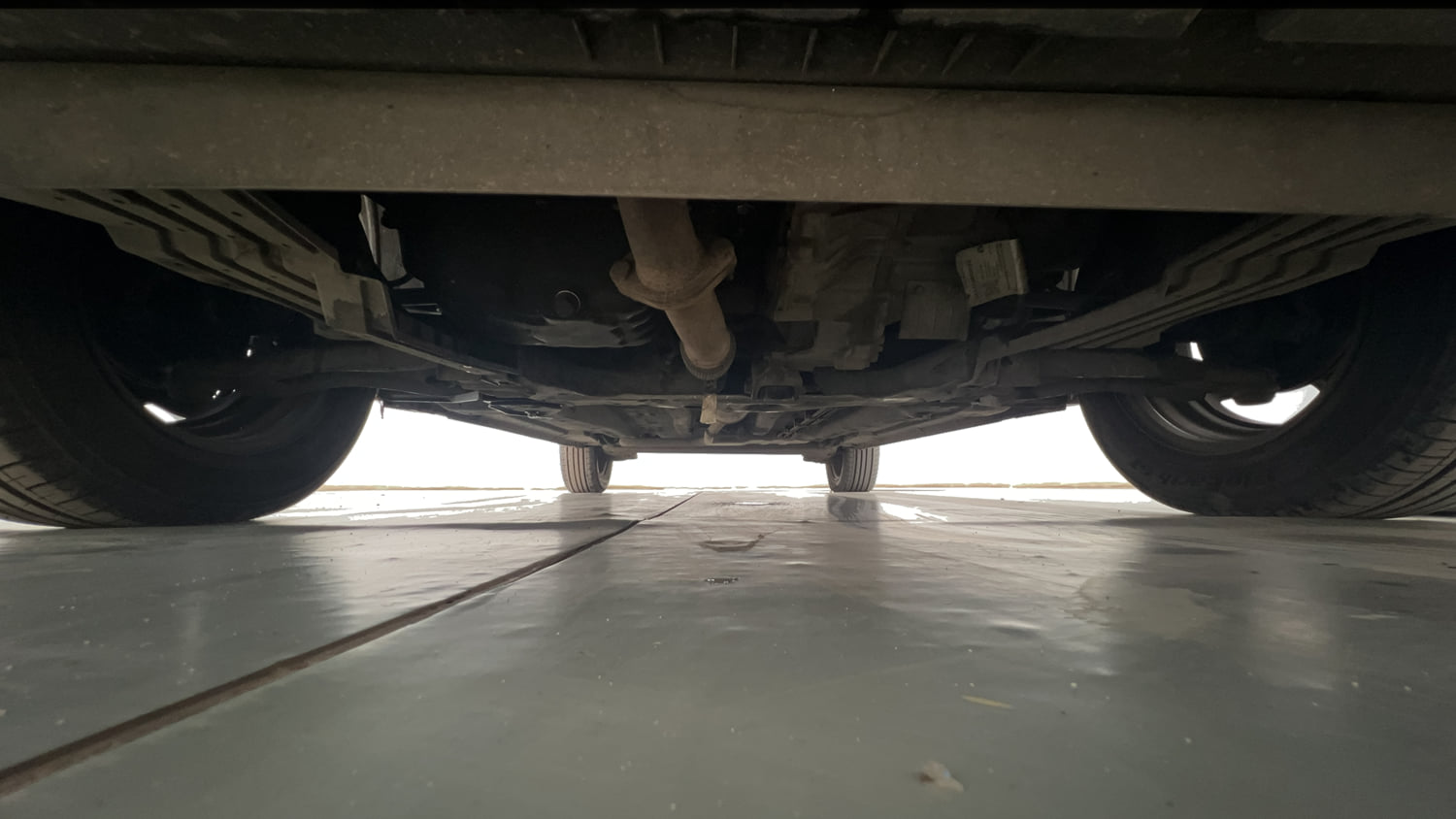 Used 2022 Tata Punch Accomplished AMT Petrol Automatic extra FRONT LEFT UNDERBODY VIEW