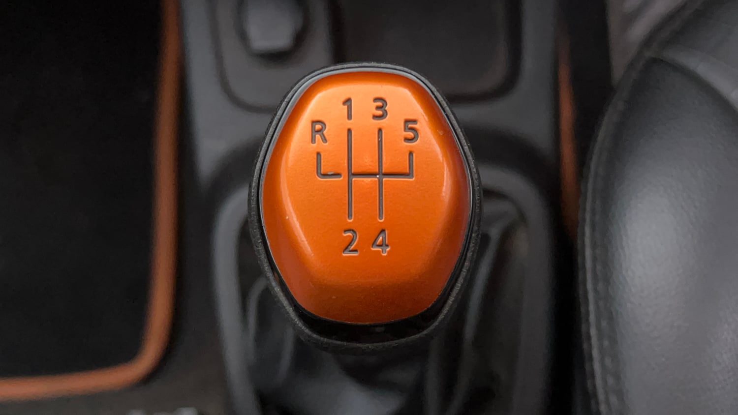 Used 2018 Renault Kwid CLIMBER 1.0 Petrol Manual interior GEAR  KNOB VIEW