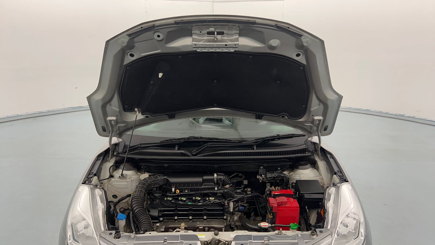Used 2018 Maruti Suzuki Baleno Zeta 1.2 Petrol Manual engine ENGINE & BONNET OPEN FRONT VIEW