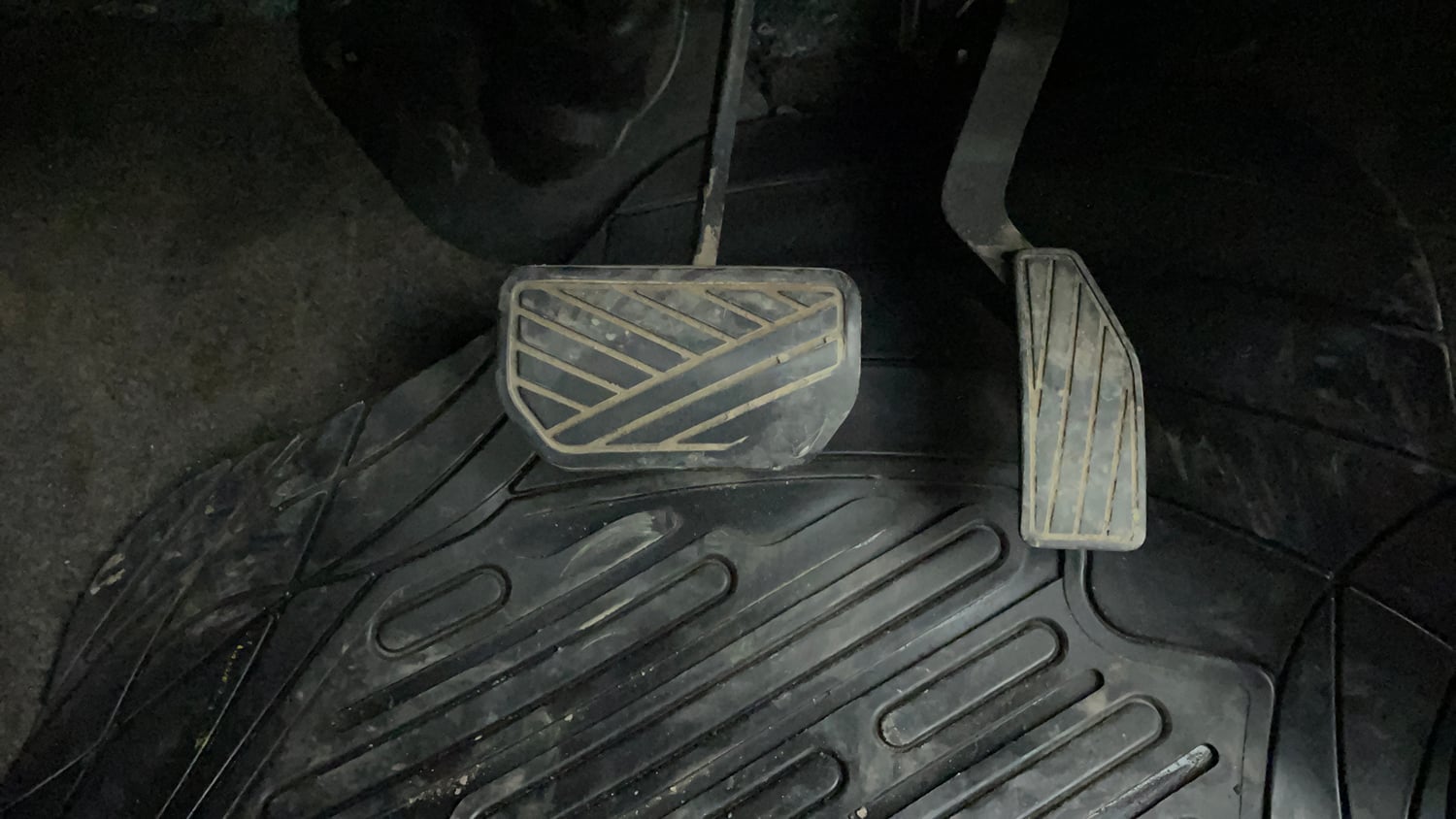 Used 2014 Maruti Suzuki Celerio VXi AMT Petrol Automatic interior PEDALS VIEW