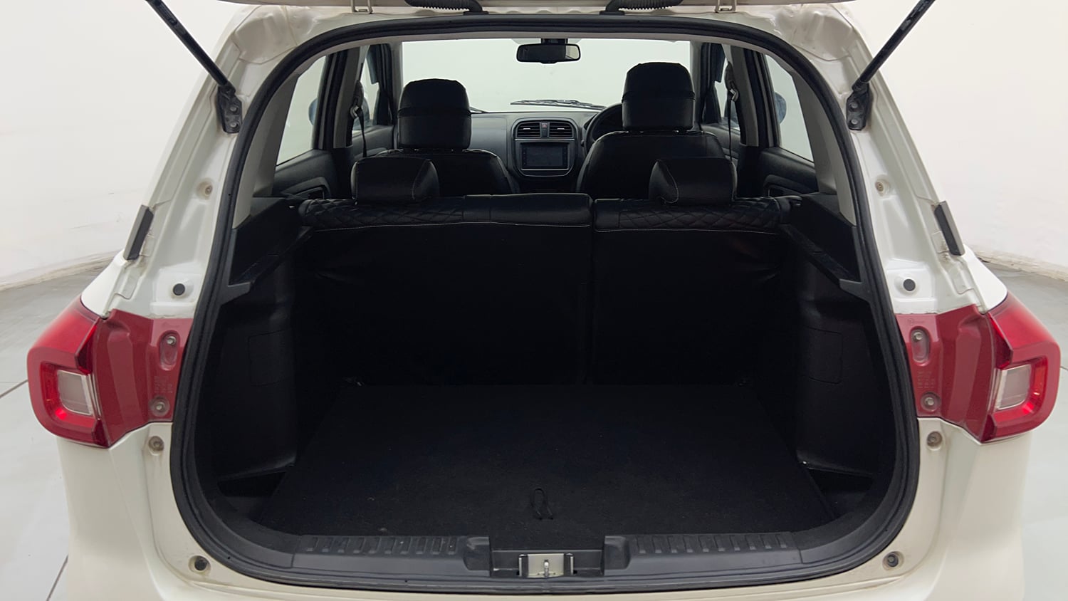 Used 2021 maruti-suzuki Vitara Brezza ZXi Plus Petrol Manual interior DICKY INSIDE VIEW