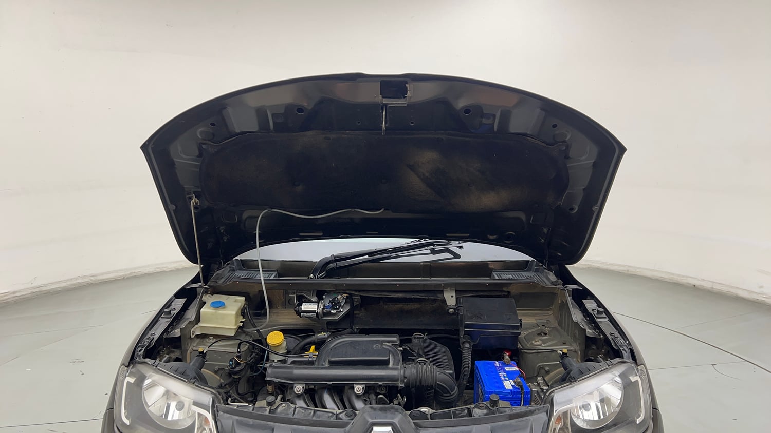 Used 2017 Renault Kwid 1.0 RXT AMT Opt Petrol Automatic engine ENGINE & BONNET OPEN FRONT VIEW